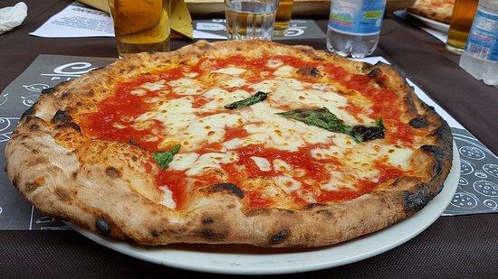 Pizzeria Costa a Spaccanapoli